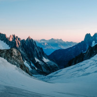 Papier Peint Panoramique Montagne Enneigée