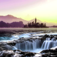 Papier Peint Panoramique Lac Fantastique