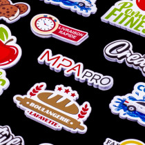 Autocollant à la forme avec marge blanche