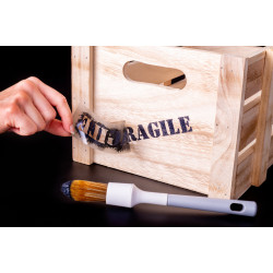 Lettrage adhésif en pochoir